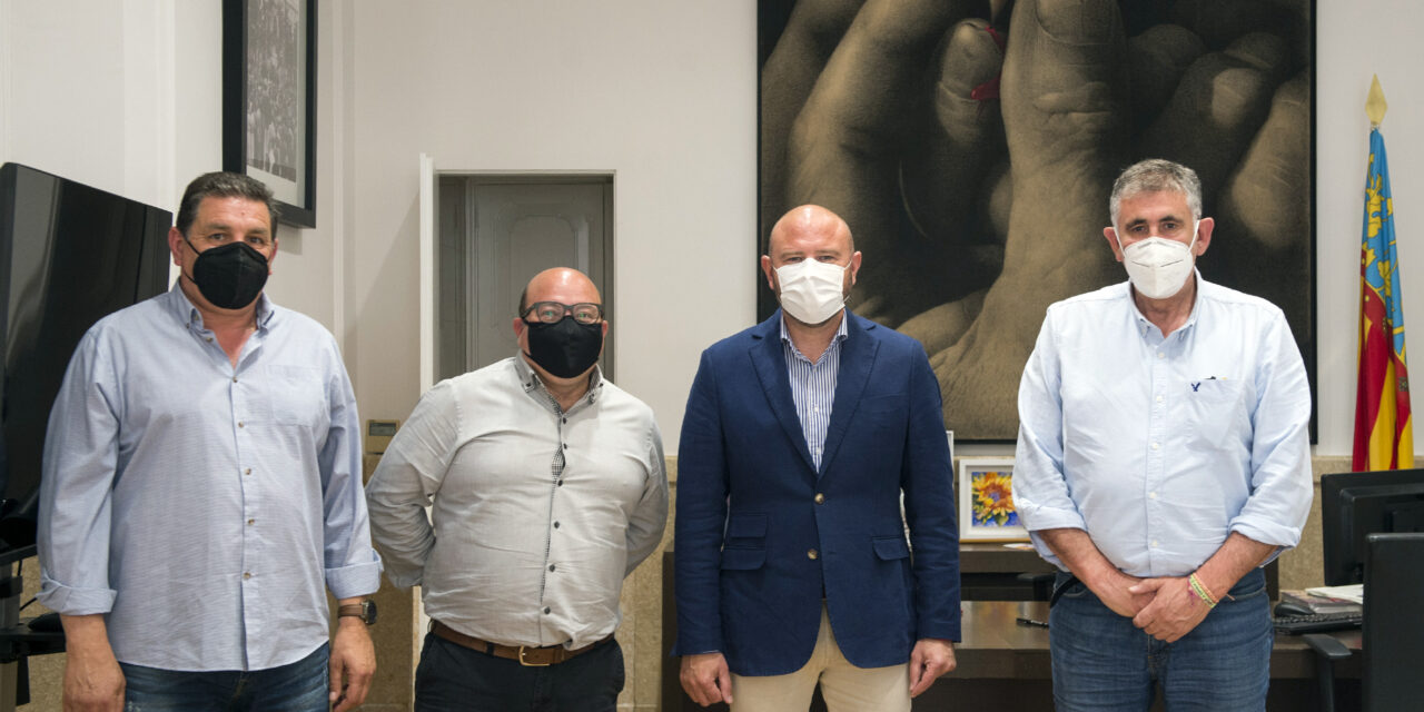 Montroi concedix a la Diputació el premi ‘Abelleta d’or’ pel seu suport a la Fira Valenciana de la Mel