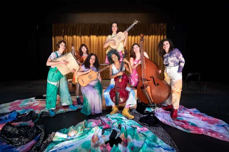 Èlia Casanova i la tendresa rescaten la música secreta de les dones del Segle d’Or amb ‘Plebeyos bailes’