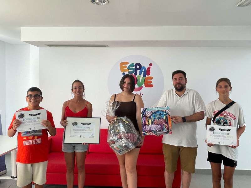 Rafelbunyol té portada guanyadora per al llibre de festes