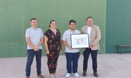 Representants de la Fundació València CF visiten les instal·lacions de l’estadi Antonio Puchades on es pintarà el mural de la Ruta d’Art Urbà