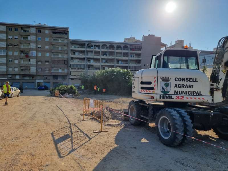 L’Ajuntament de Sueca condiciona a les Palmeres un camí de vianants per a major seguretat dels estiuejants