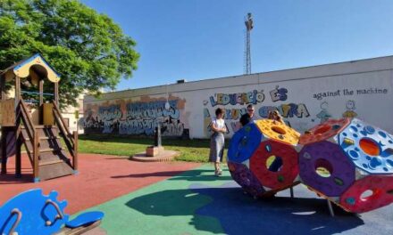 Carcaixent renova els seus parcs infantils