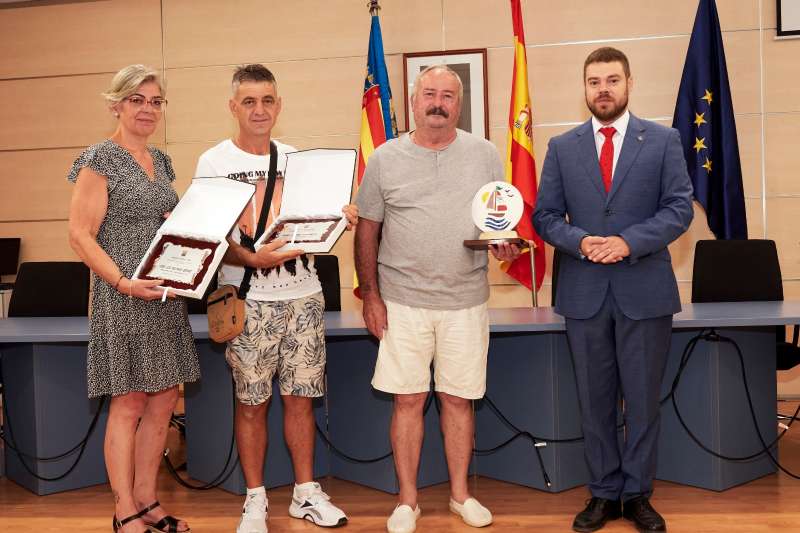 El Premi Farnals 2022 reconeix al mestre calderer Víctor Iborra Ibal