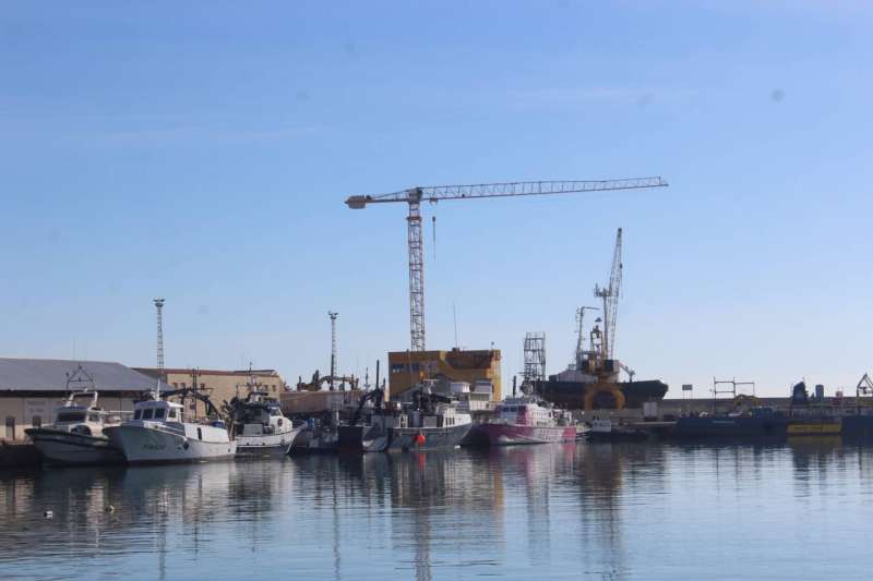 Borriana valora la reparació urgent del dic de contenció d’arenes del port