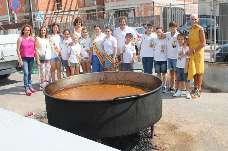 Benicàssim reparteix mil racions de tombet de bou