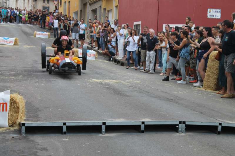 La carrera d’Autos Bojos plena de diversió la jornada festiva a Benicàssim