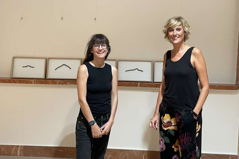 Castelló exposa el mural ceràmic contra la censura patriarcal de Natalia Lobato becat amb l’Habitat Artístic