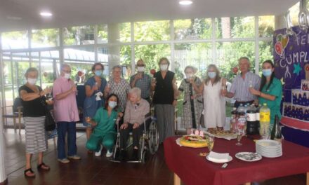 Borriana homenatja Victòria Escoin Monfort i Rosa Muñoz Bodí pel seu centenari