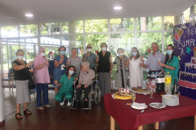 Borriana homenatja Victòria Escoin Monfort i Rosa Muñoz Bodí pel seu centenari