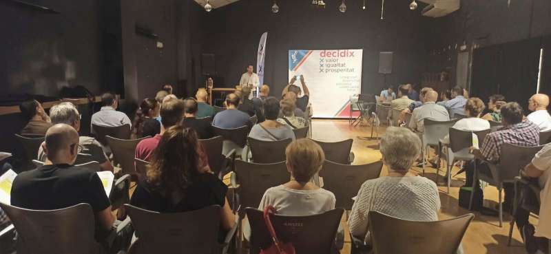 Decidix tria la seua primera eixecutiva federal