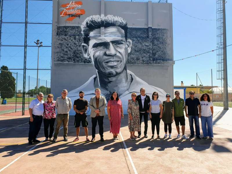 Sueca inaugura a l’Estadi Antonio Puchades el mural guanyador de la I Ruta d’Art Urbà de la Fundació València CF