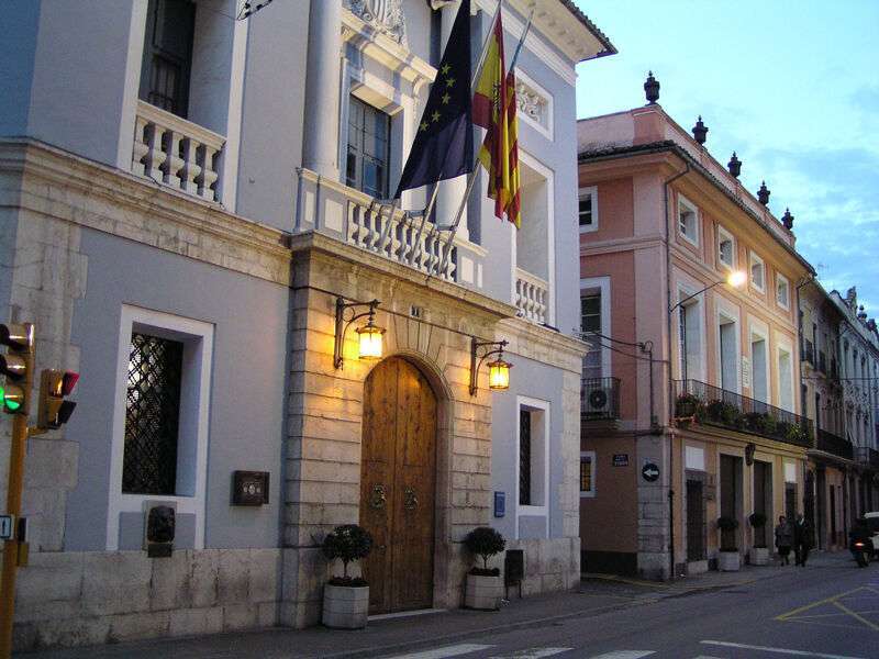 Carcaixent renova part de l’enllumenat públic i aconseguirà un estalvi significatiu