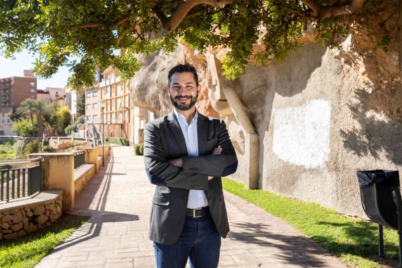 Falomir assenyala que el paquet de mesures econòmiques i socials del govern del PSOE ajudaran al 40% de la població a rebaixar la factura de la llum durant l’hivern