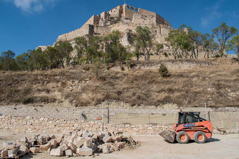 Reparen el mur de l’exterior del Colomer Zurita a Morella