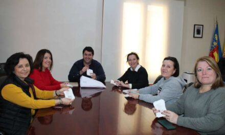 Nules repartix al comerç local 2.000 tiquets de l’aparcament subterrani