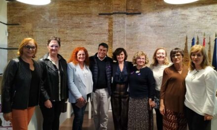 Referents del feminisme i la igualtat es reuneixen a Olocau per a parlar sobre el municipalisme enfront de la violència de gènere