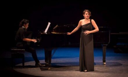 Aurora Grup de Suport inaugura exposicions i celebra la primera gal·la lírica solidària a Borriana