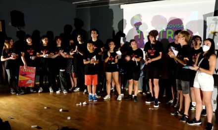 Paiporta promou la primera trobada jove d’improvisació teatral