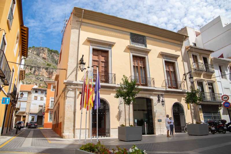 Cullera congela per huité any consecutiu els impostos i les taxes