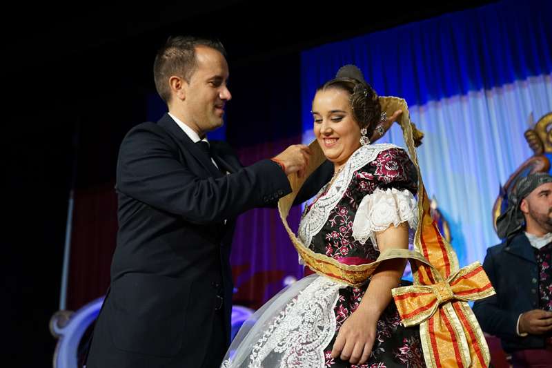 Alberic presenta a Ainara Boix González com la Fallera Major del 2023