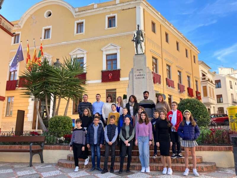 Oliva entrega els premis als guanyadors i guanyadores del iii certamen de cartes i dibuixos dels reis mags