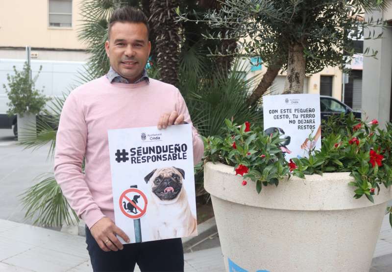 Onda inicia el repartiment del kit de neteja per als amos responsables de gossos