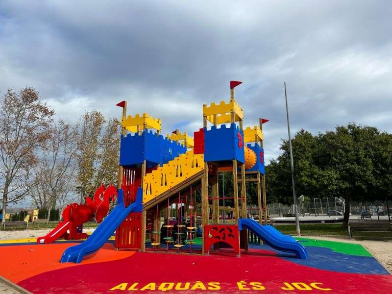 Alaquàs obri al públic els nous jocs infantils del parc del Rollet