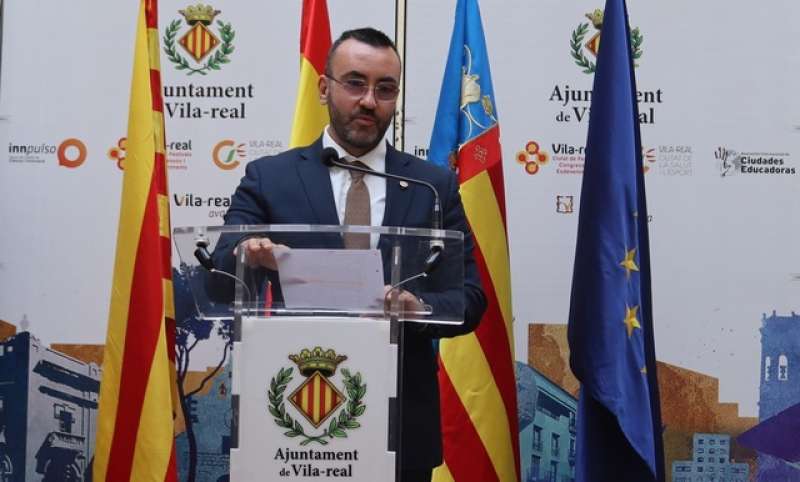 Benlloch no assistix a Fitur per a tancar un pressupost de 53,3 milions i assegurar la seua entrada en vigor a mitjan febrer