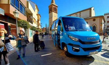 L’Eliana presenta el seu nou servei de transport flexible a demanda