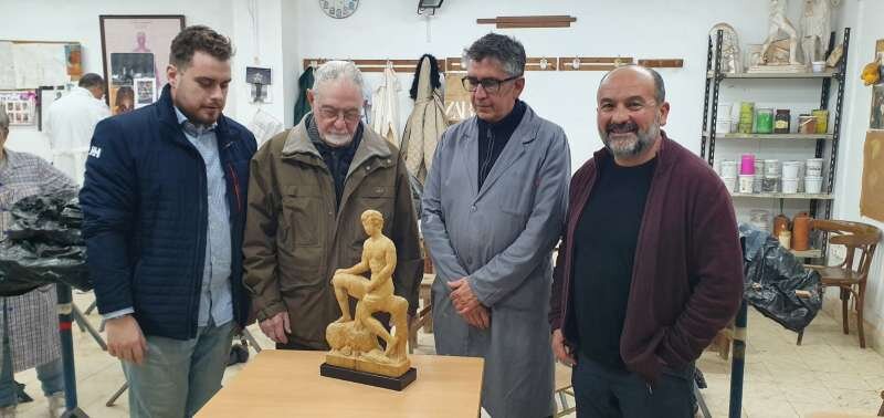 L’escultor suecà José Marco dona una de les seues obres a la ciutat