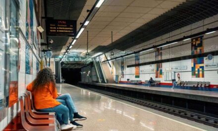 La Generalitat activa la reducció del 50% en abonaments i títols multiviatge en els transports públics autonòmics