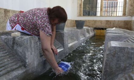 Dimiteix l’edil de Benitatxel que va dir: “llavar és treball de dones”