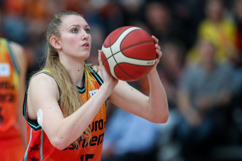 Lauren Coix: “Tenim les eines i les millors jugadores per a alçar el títol de la lliga”