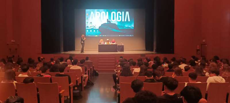 Normalització Lingüística promociona la música en valencià entre els estudiants amb els grups del Rock per la Llengua