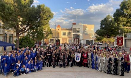Els moros i cristians tornen a Massanassa amb la celebració del mig any i el canvi de capitania
