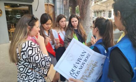 Disminueix el soroll provocat per les celebracions en grup en el barri de Russafa