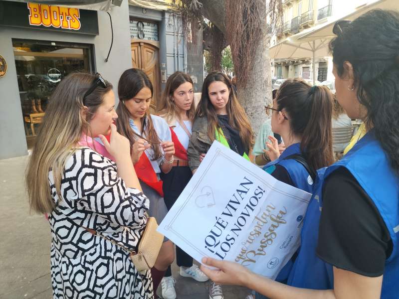 Disminueix el soroll provocat per les celebracions en grup en el barri de Russafa