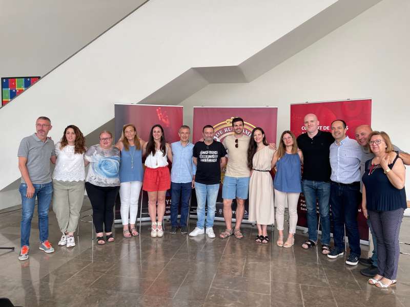 El director i compositor britànic John Rutter col.labora amb l’Orfeó d’Aldaia per a conmemorar el seu 50 aniversari