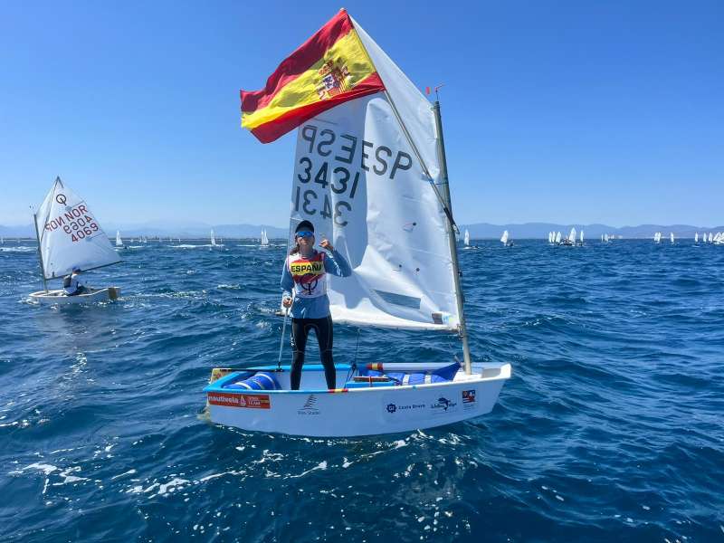 La valenciana Blanca Ferrando es proclama campiona del Món Optimist 2023