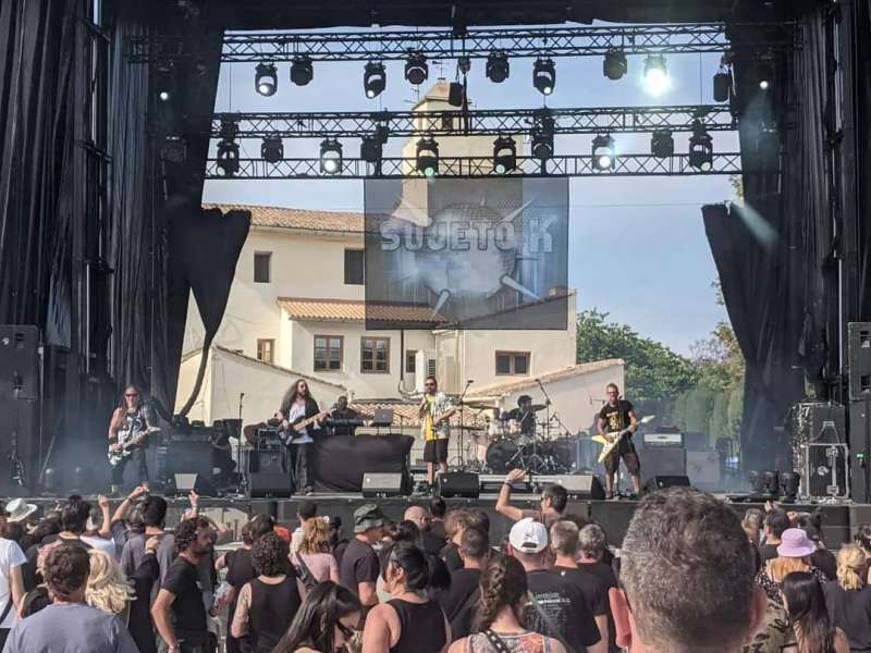 Ribarock rendeix tribut al mític Mak i els Desertors aquest dissabte amb un inèdit concert amb la presència d’una vintena de músics sobre l’escenari