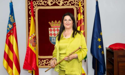 Carmen Navarro pren la vara de comandament en La Vilavella amb “il·lusió i orgull”