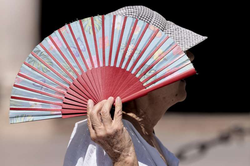 Decreten risc sanitari alt per calor en 43 municipis de la Comunitat Valenciana i alerten de nits tòrrides en 10