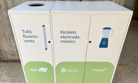 L’Ajuntament de Massanassa fomenta el reciclatge instal·lant nous contenidors per a depositar xicotets electrodomèstics i tubs fluorescents