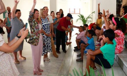 L’alcaldessa de Castelló obri l’ajuntament als catorze xiquets i xiquetes saharauís que passen l’estiu a la ciutat