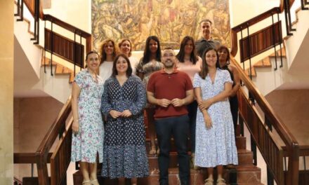 Benlloch dona la benvinguda a 12 nous tècnics municipals que reforçaran la plantilla en àrees clau per al servei públic i el futur de Vila-real