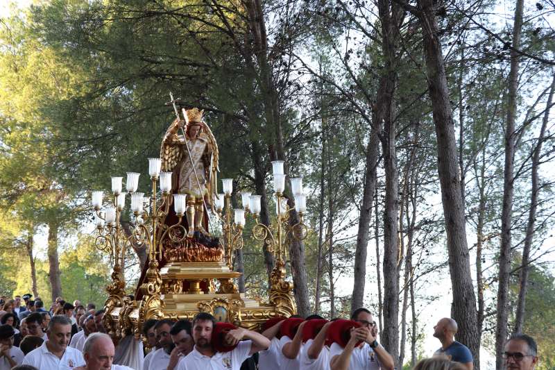 Llíria celebra la tradicional Baixà de Sant Miquel￼