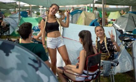 Denuncien al Medusa pel cobrament dels diners sobrants de la polsera “cashless”￼