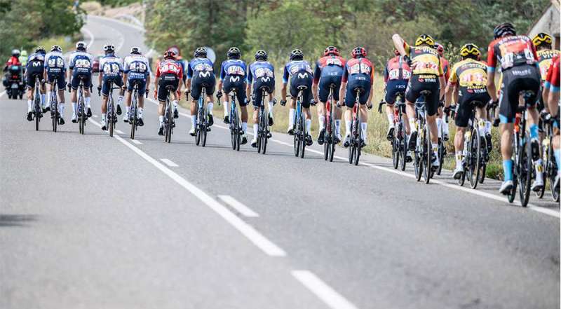 La Unitat de Mobilitat i Seguretat de la Guàrdia Civil en la Volta ciclista a Espanya 2023 recorre les carreteres valencianes