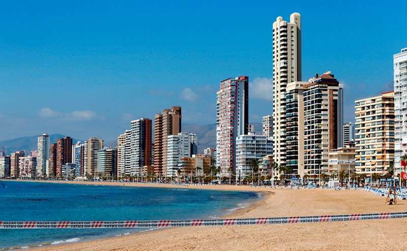 Benidorm aprova per urgència una pujada de l’IBI que ronda el 24% per a 2024￼