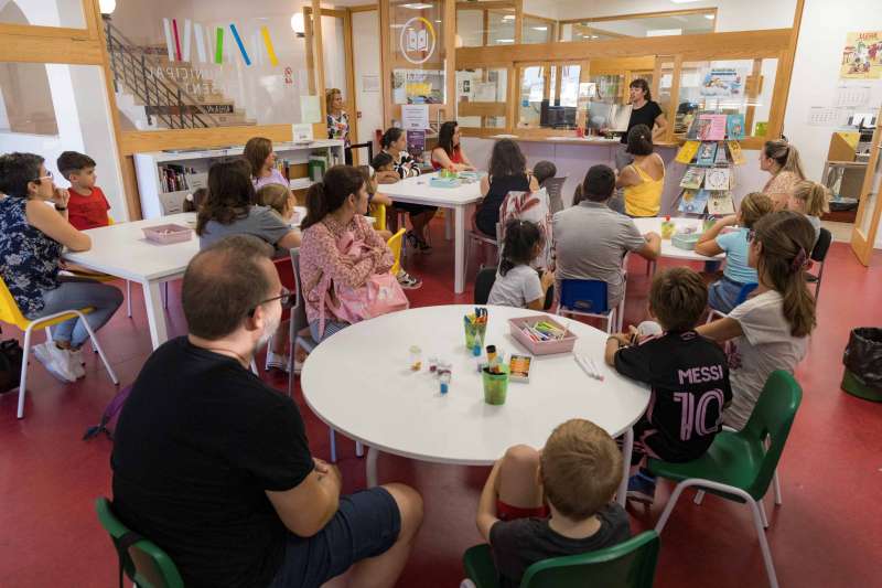 Picassent organitza un taller de creació d’espanta criatures a la biblioteca municipal￼